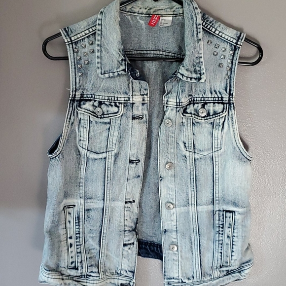 Divided Jackets & Blazers - Divided H&M Button Up Jean Vest